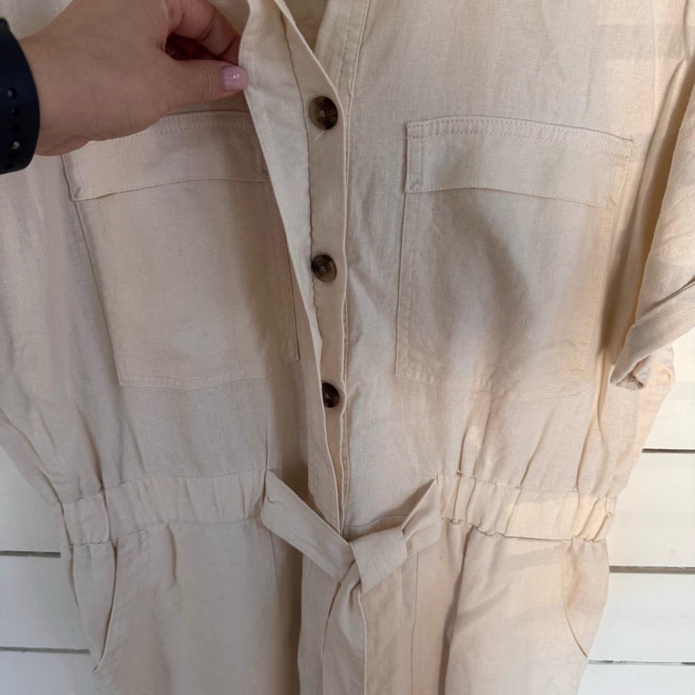 Universal Thread Short-Sleeve Linen Jumpsuit in cream. Size: 14 - Picture 9 of 15